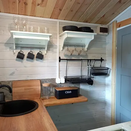 W Lesie Кемпинг